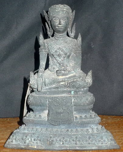 Piksunee, woman bringing luck and wealth Piksunee, woman bringing luck and wealth