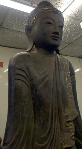 Giant Mandalay Buddha Giant Mandalay Buddha