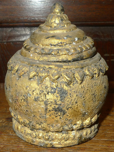 Ayutthaya temple medicine pot Ayutthaya temple medicine pot