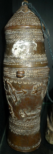 Container for teeth powder Container for teeth powder