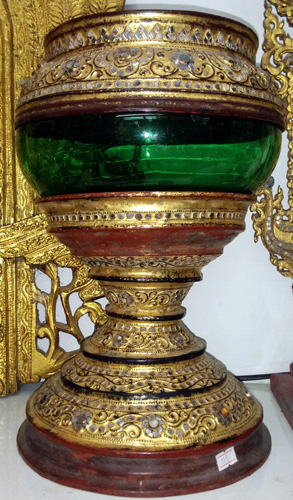 Monk ceremonial vase L5790-US
Monk ceremonial vase
Status : Available
Click on picture for enlarge