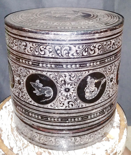 Betel box with zodiacal symbols Betel box with zodiacal symbols