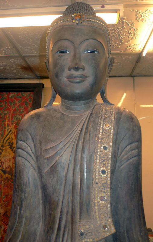 Giant Mandalay Buddha Giant Mandalay Buddha