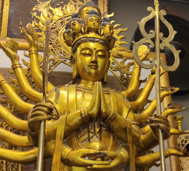 Giant 100 armed Kwan Yin