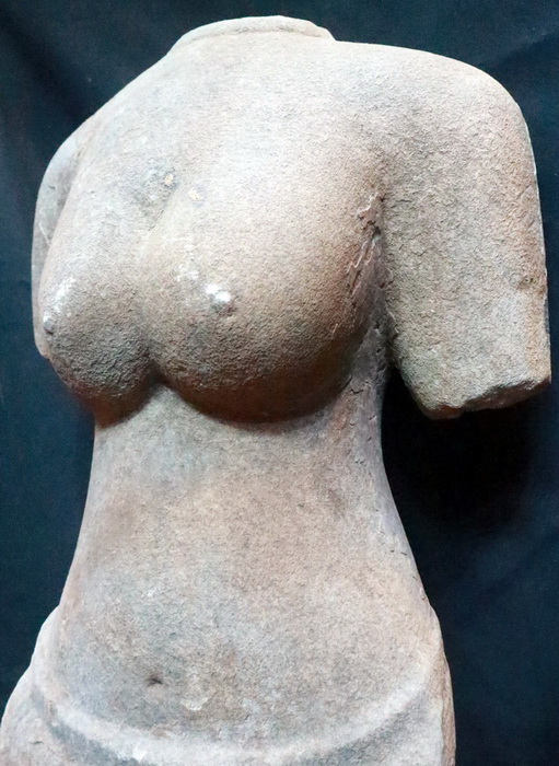 Khmer Uma torso