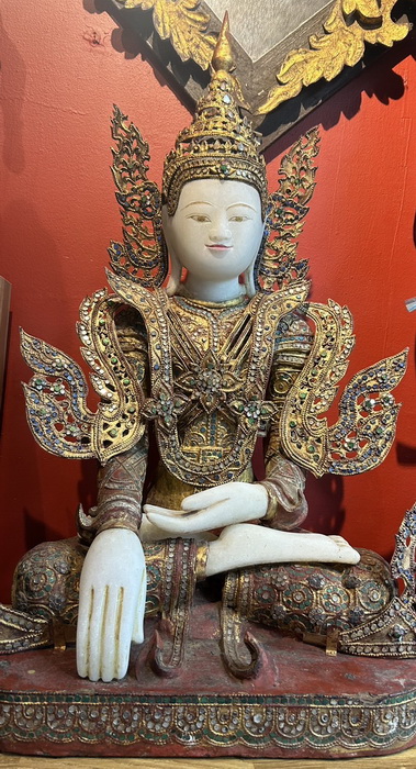 Giant Buddha for temple