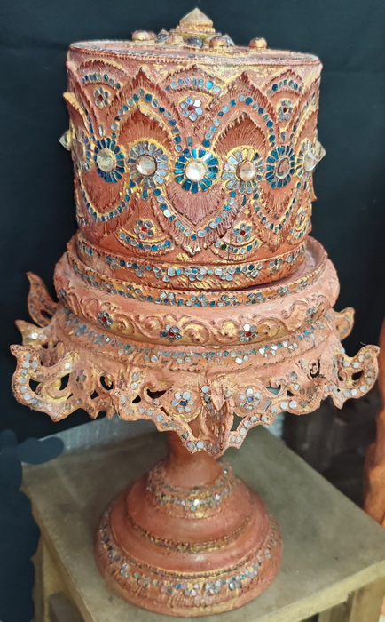 Betel box on stand