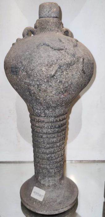 Sangkhalok vase