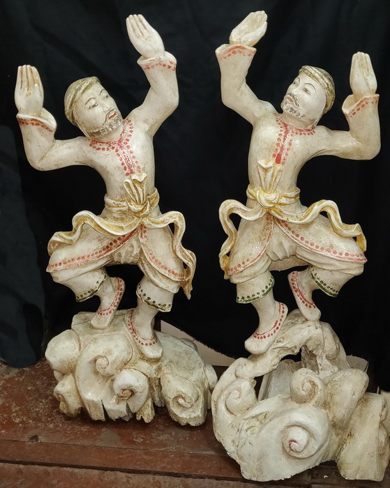 Pair of nats - dancers